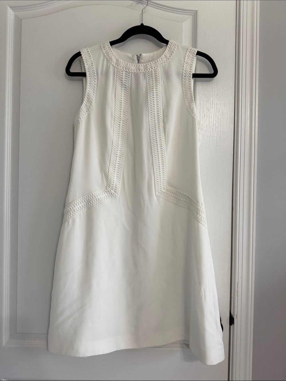 Ted Baker London White Sleeveless Lace-Trim Shift Dress